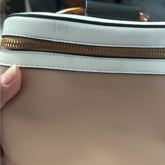 Elegant cream and White Mini Bag with Tortoise Handle - Picture 8 of 8